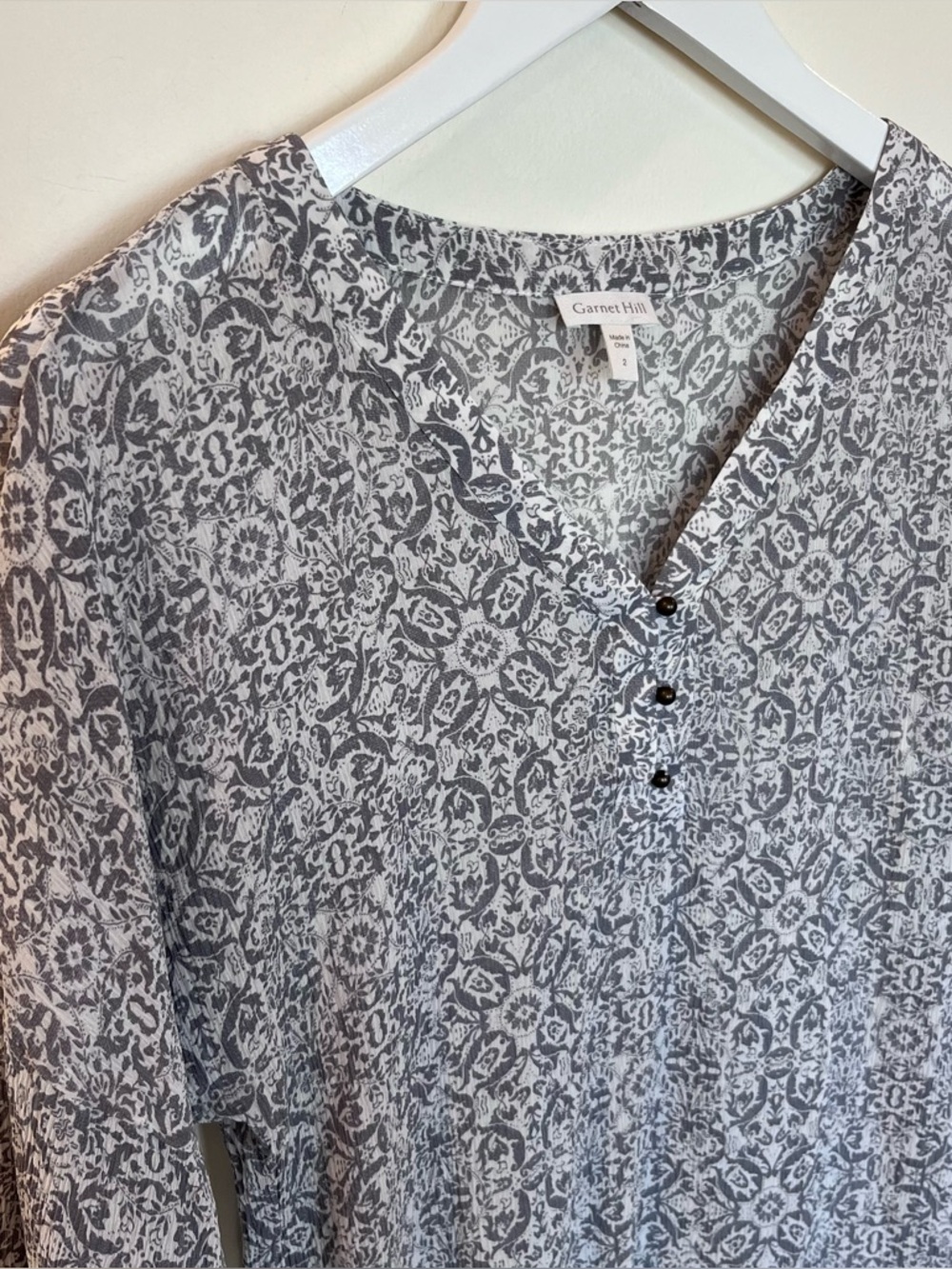 Garnett Hill Shirt Womens 2 White Grey Print Button Detail Crinkle Silk Blouse